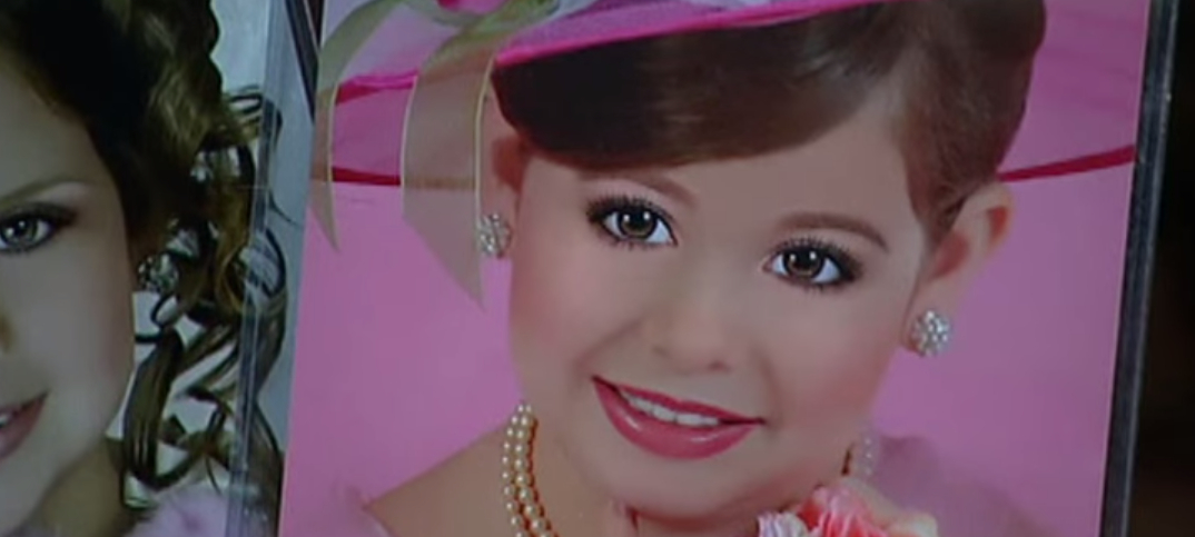 10 Principal Pros and Cons of Child Beauty Pageants